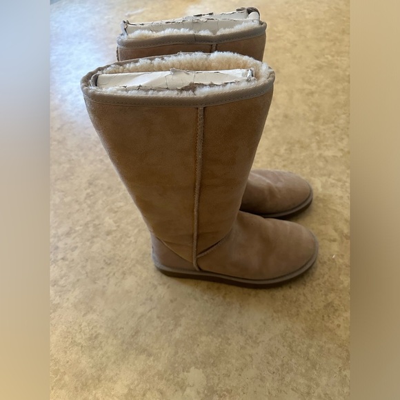 Ugg classic tall sand boots - Picture 2 of 5